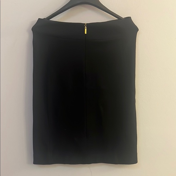 Tory Burch - Elegant Chic Black Skirt with Gold Accents size M - Picture 4 of 9